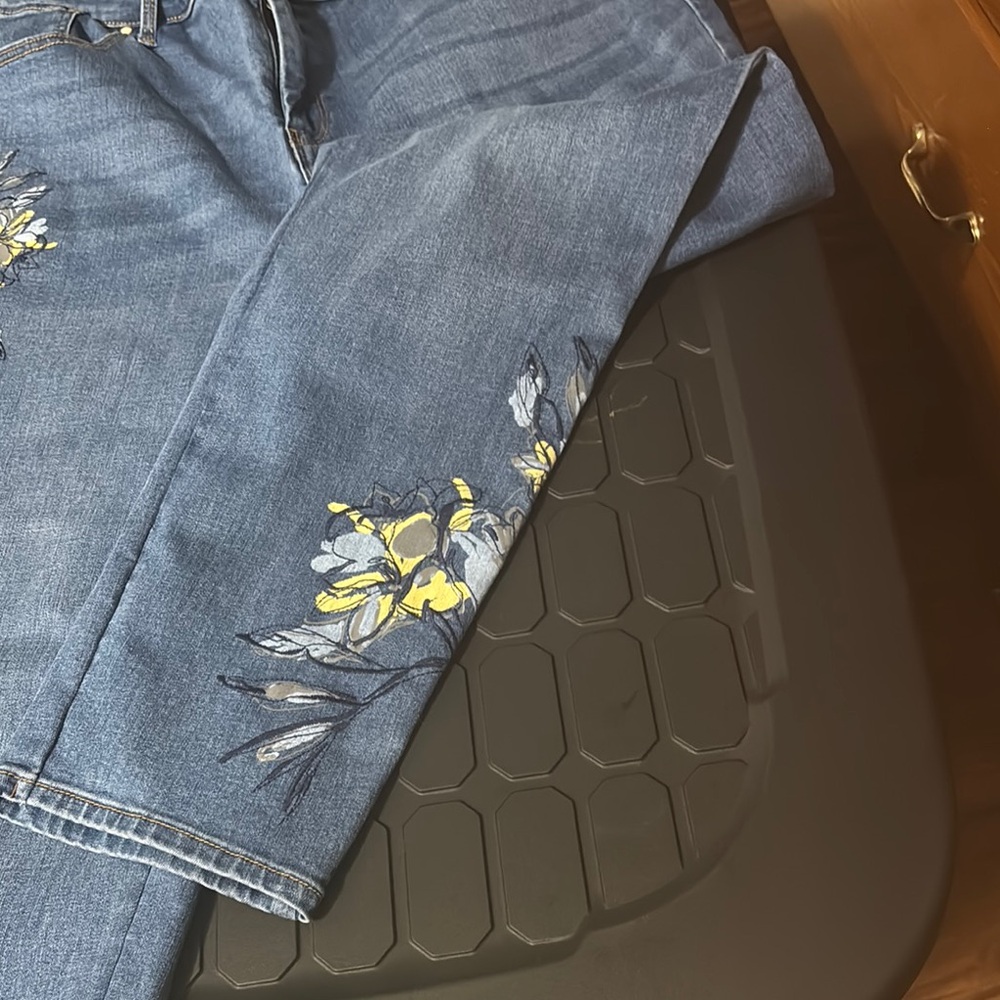 Floral Embroidered Blue Jeans - Picture 5 of 6